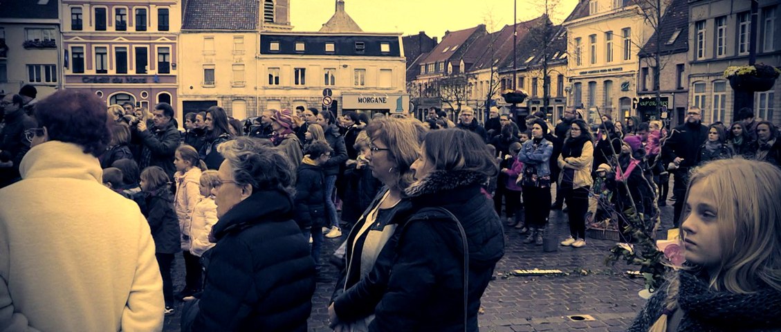 Orchies,rassemblement émouvant en hommage aux victimes des attentats...