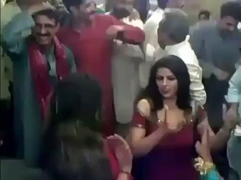 Maza Video SongsHow A Baba Is Enjoying With Girls In A Dance Party