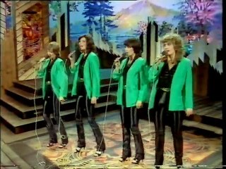 =-Don't Make Waves- -The Nolans sisters.