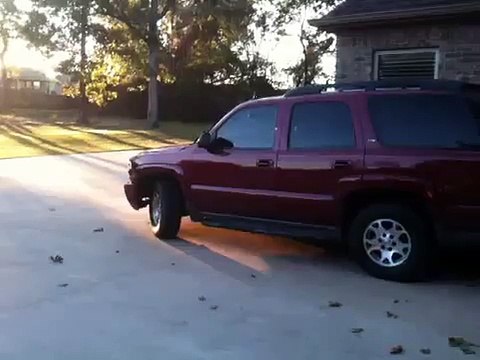 Cold Start (45 deg) 2005 Chevy Tahoe Z71 w/ Flowmaster 50 S