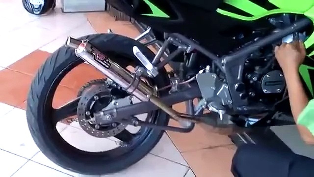 Kawasaki Ninja RR 150 With NEW R9 Monza