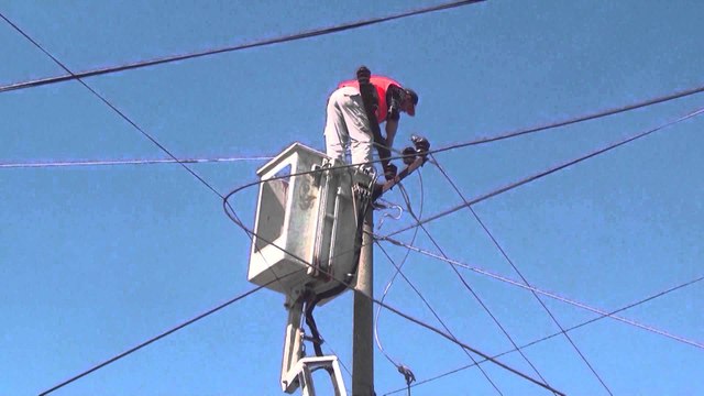 Report TV - OSHEE tejkalon plani, vetëm në tetor 5.1.miliardë lekë të arketuara