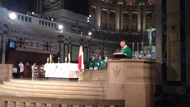 Attentats de Paris : Une prière à la basilique de Lisieux
