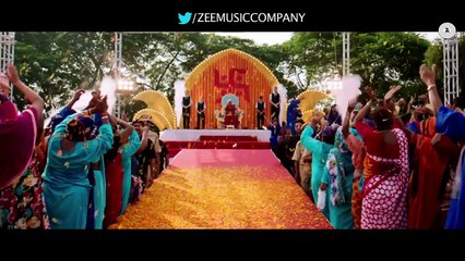 Neelanand - Dharam Sankat Mein - Naseeruddin Shah, Paresh Rawal, Sophie Choudry & Hazel Keech