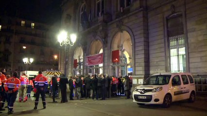 Hidalgo: Paris "debout" malgré la "douleur" et le "deuil"