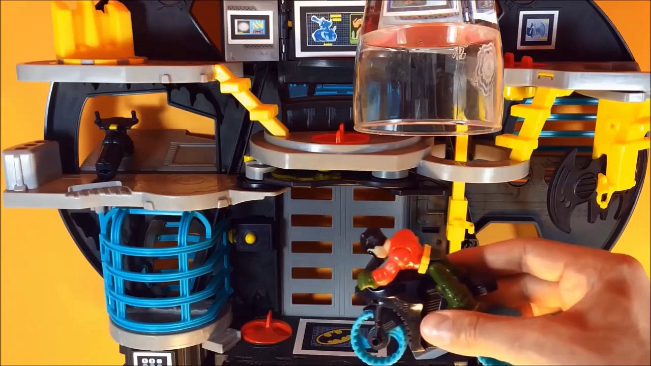 Batman toys | jouets batman et robin | batcave | jeux pour enfants