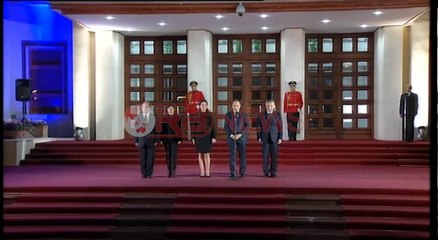 Homazhe për viktimat e Parisit, 1 minutë heshtje tek Presidenca 0 Ora News- Lajmi i Fundit