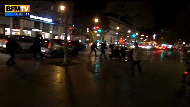 Attentats de Paris: mouvements de foule sur les lieux de recueillement