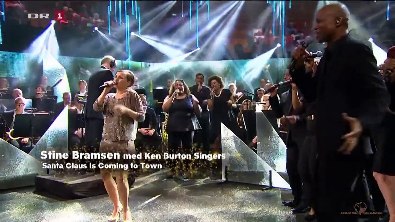 Stine Bramsen & Ken Burton Singers Santa Claus is coming to town Christmas show