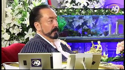 Macaristan’da Suriye’li mülteciyi düşüren gazeteci vicdan değil mantıkla yaşayan insan örneğidir