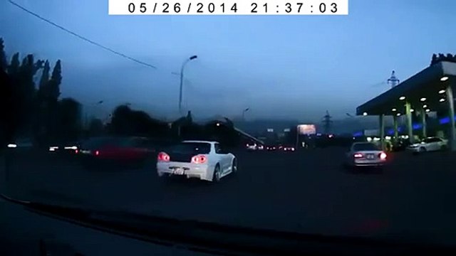 Subaru İmpreza ve Nissan NSX drag yarışı / Yarış videoları