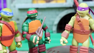 Teenage Mutant Ninja Turtle Battle Stealth Mikey with Recon Donnie Fight Beebop Rocksteady