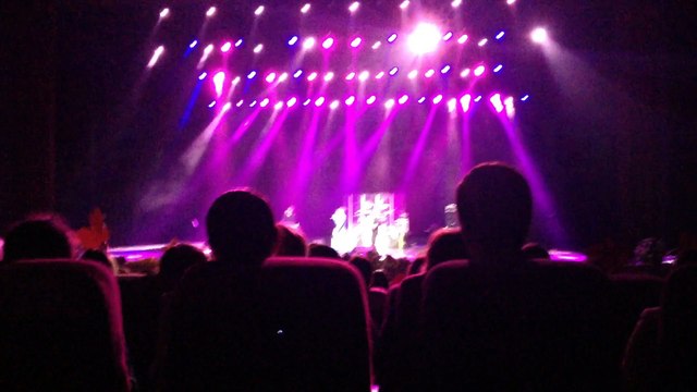 «Дай мне руку» (фрагмент) А.Бон (Москва, Crocus, 29.05.2015) (Katyuyha Vihrova)