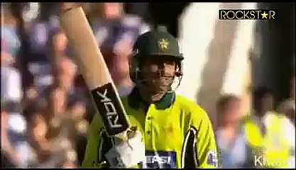 Abdul Razzaq 47 Runs off 11 Balls consecutive - Pakistan VS England
