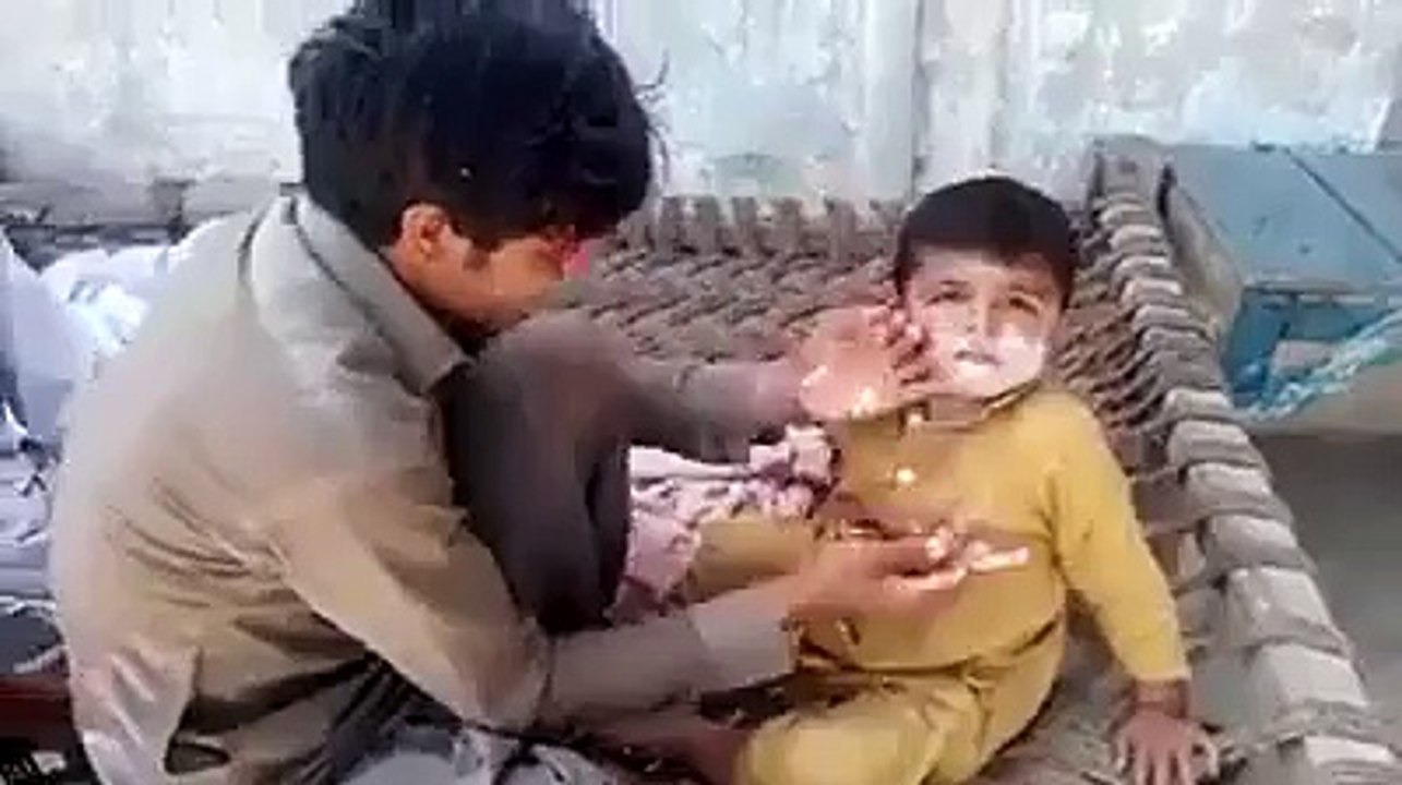 Yeh kya ho raha hay video dekay zara - urdu funny and punjabi funny video - Video Dailymotion