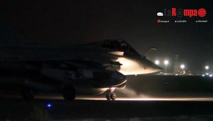 La Francia invia i caccia e bombarda la roccaforte dell'Isis