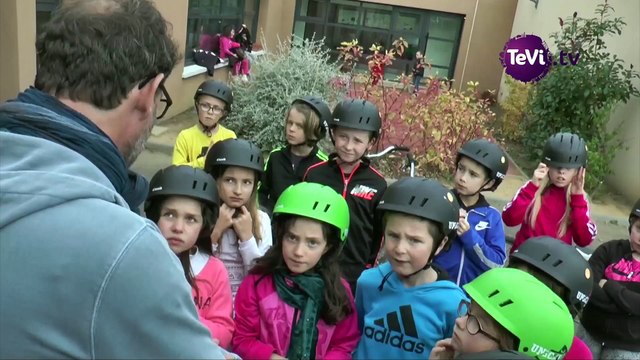 Groupama : prévention routière dans les écoles à Tour en Bessin [TéVi] 15_11_16