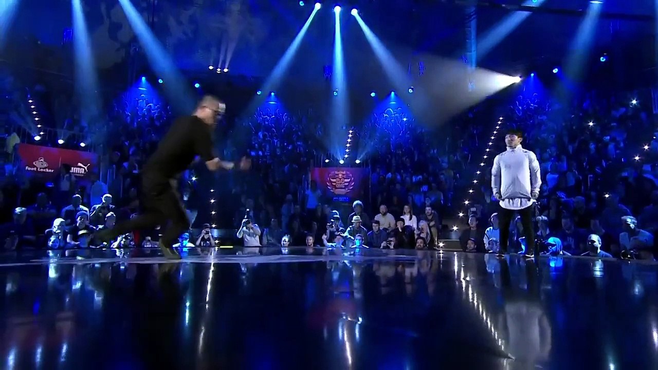 Pocket VS Kazuki: Rok Red Bull BC One World Final 2015