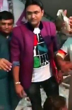 aap ny noton ki barish dekhi nai to ye video dekhain.