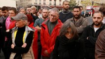 Minute de silence aux abords du Bataclan en hommage aux victimes des attentats de Paris