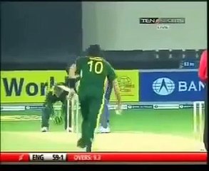 KEVIN PIETERSON vs SHAHID AFRIDI FUNNY INCIDENT