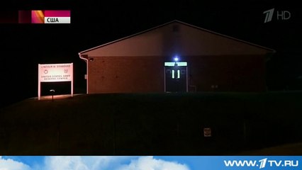 В США Неизвестные вынесли с военного склада 20 единиц оружия.