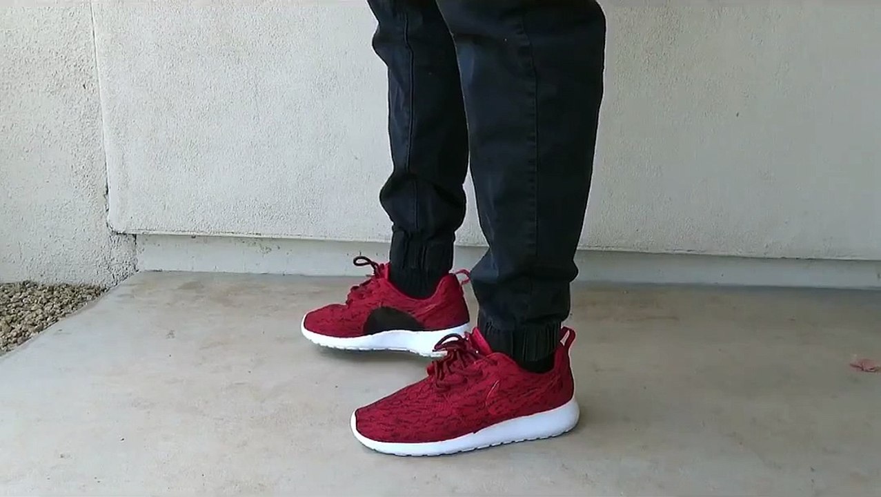(HD Review) New Authentic RED YEEZY 350 BOOST X ROSHE RUN ON FOOT