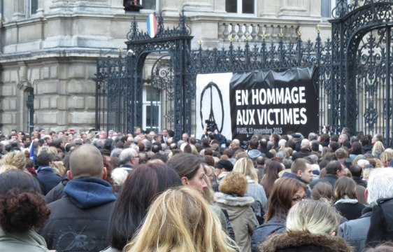 Attentats à Paris: L'émouvante Marseillaise du 16 novembre à Lille