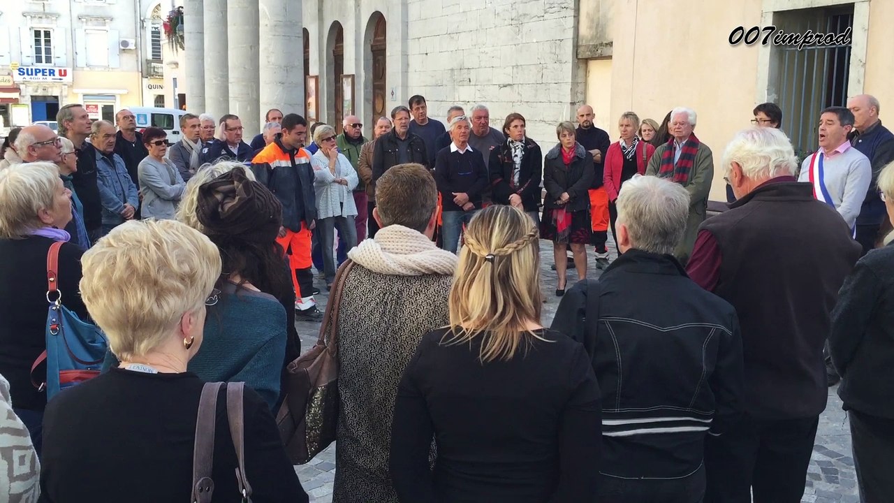 20151116 Anduze minute de silence suite aux attentats Parisiens du 13 nov.