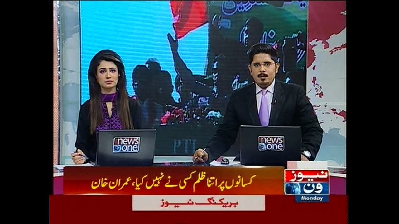 Imran accuses PM of using metro projects for personal gains