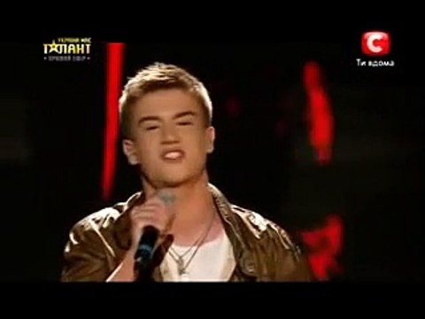 Парень спел всю правду о наших правителях и забытых ветеранах до слез !