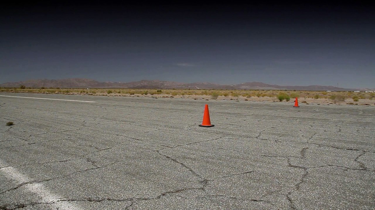 Bugatti Veyron vs Lamborghini Aventador vs Lexus LFA vs McLaren MP4-12C - Head 2 Head Episode 8_5