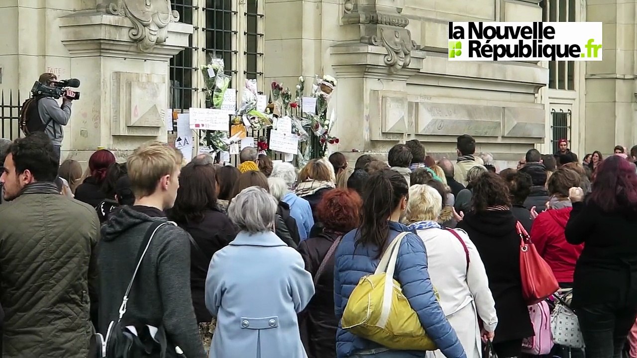 VIDEO. Tours : une minute de silence pour les victimes des attentats