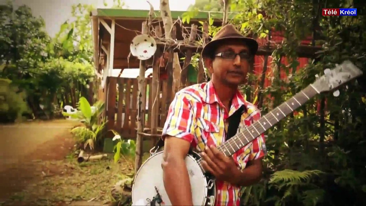 en live tele kréol Ile de la reunion (AUTO-RECORD) (2015-11-16 17:59:37 - 2015-11-16 18:53:30)