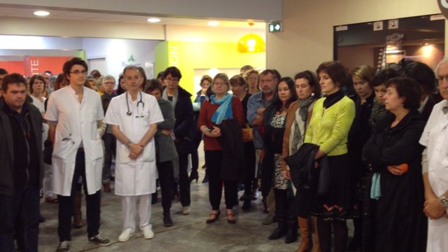 Hommage aux victimes des attentats à Laval