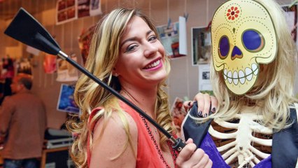 Luma Costa revela novidades da série 'Pé na cova'