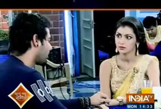 Pragya Karna Chahti Abhi Se Apni Dil Ki Baat Lakin Abhi Khinch Raha Hai Pragya Taang - 16 November 2015 - Kumkum Bhagya