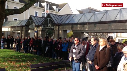 Concarneau, Toute la ville rend hommage aux victimes des attentats.