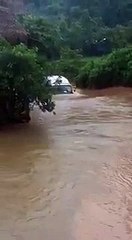 Isso é uma caminhão ou um barco.