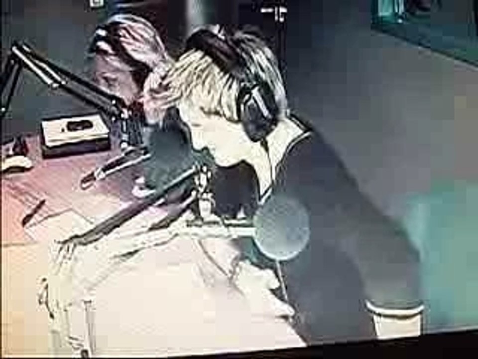 Jonatan "good morning" radio contact