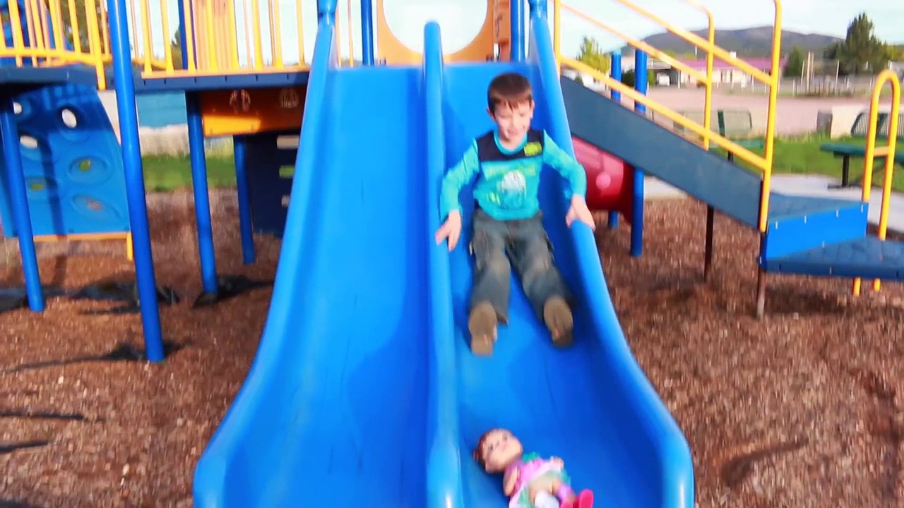 Baby Alive Doll Hospital Popo Japanese Ambulance & Baby Doctor Playset Baby Attack Park Dr. Toby