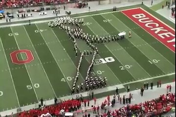 Awesome Tribute To Michael Jackson's Moonwalk.
