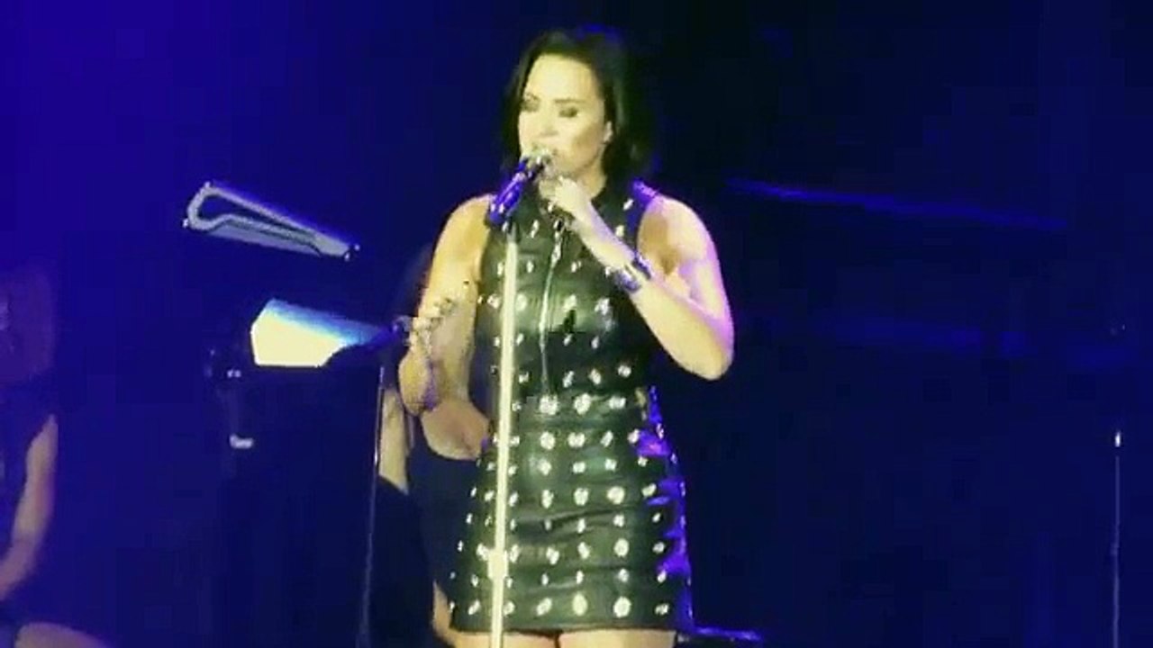 Cover de Demi Lovato con el tema "Hello" de Adele