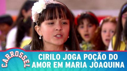 Cirilo joga poção do amor em Maria Joaquina
