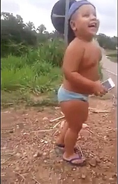 Funny Kids Supper Dancing