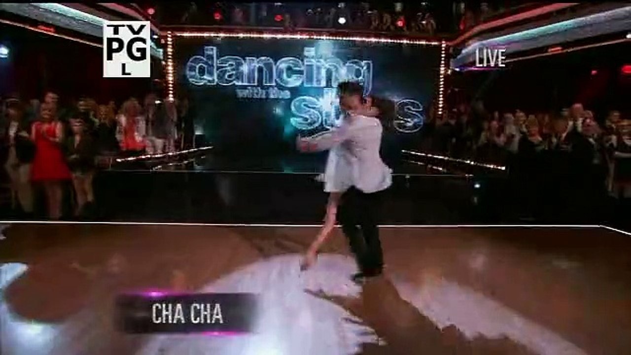 Hayley Erbert & Alan Bersten - Cha Cha
