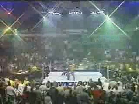 Eddie Guerrero vs Edge (Hardcore Match)