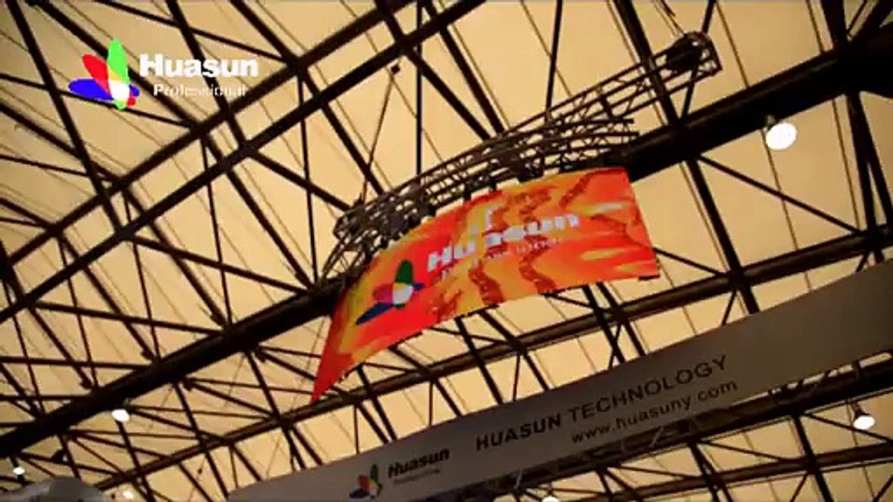 Curved P3 flexible LED curtain