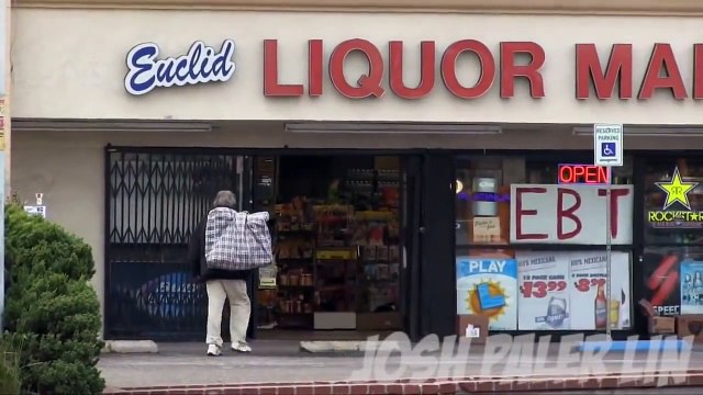 НА ЧТО БЕЗДОМНЫЙ ПОТРАТИТ 100$ ДОЛЛАРОВ Социальный эксперимент (Бомж), пранк