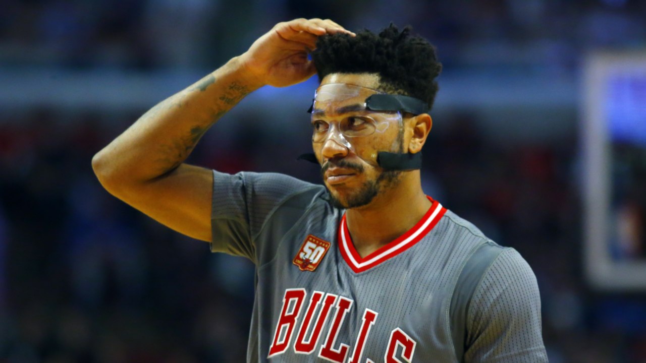 For Three: Derrick Rose Exits Bulls’ Win